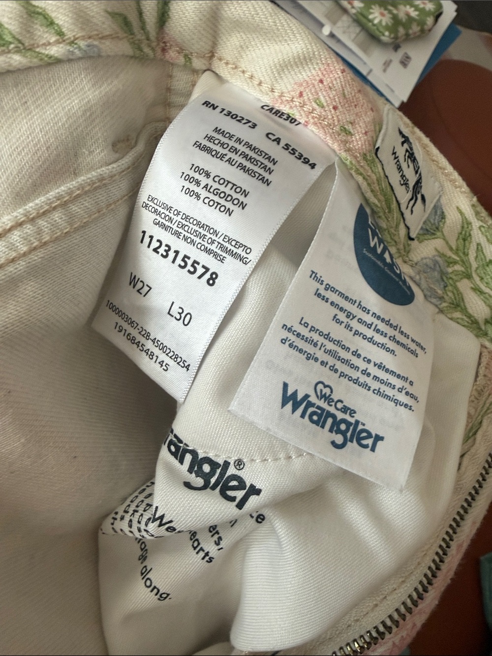 Wrangler Wanderer 626 High-rise flare jeans in floral - Picture 3 of 7